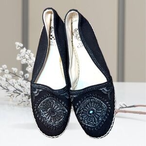 Vince Camuto Danya Flats size 8 1/2 EUC